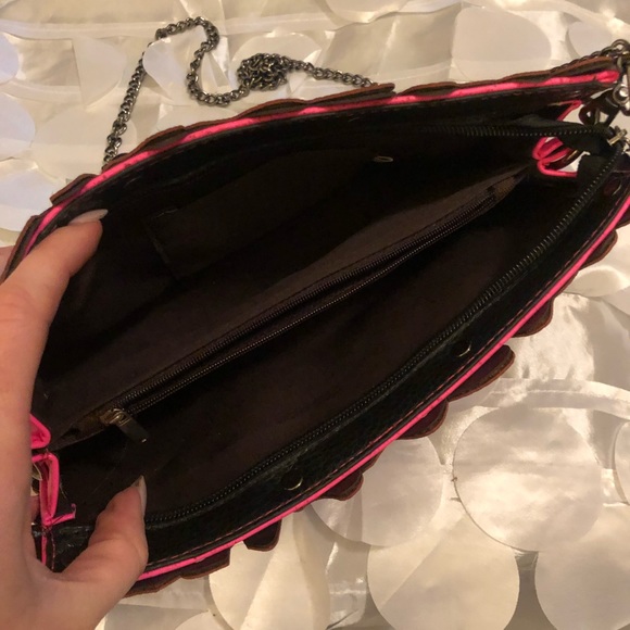 Unique WOC - Picture 4 of 6